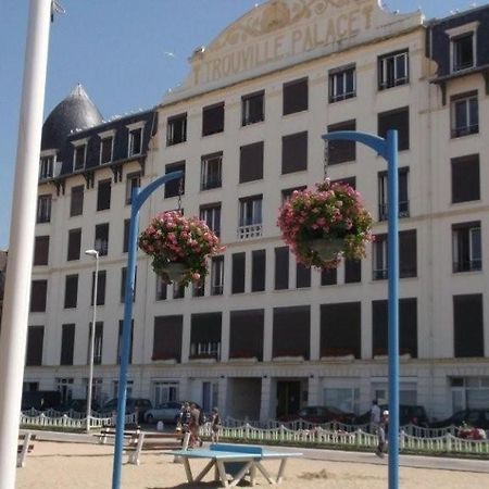Paradis Les Pieds Sur Le Sable Trouville Palace Εξωτερικό φωτογραφία