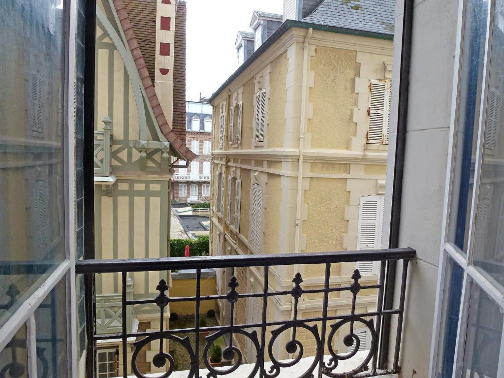 Paradis Les Pieds Sur Le Sable Trouville Palace Δωμάτιο φωτογραφία